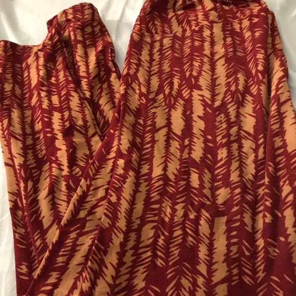 LuLaRoe Pants - Lularoe TC Leggings GUC Red/Brown Great for Fall!